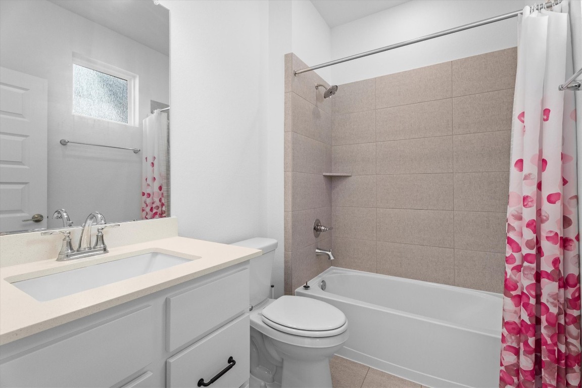 5030 Vly Wind Court Spring, TX 77386 - Photo 7 of 36 2nd bathroom located at the front of the home.