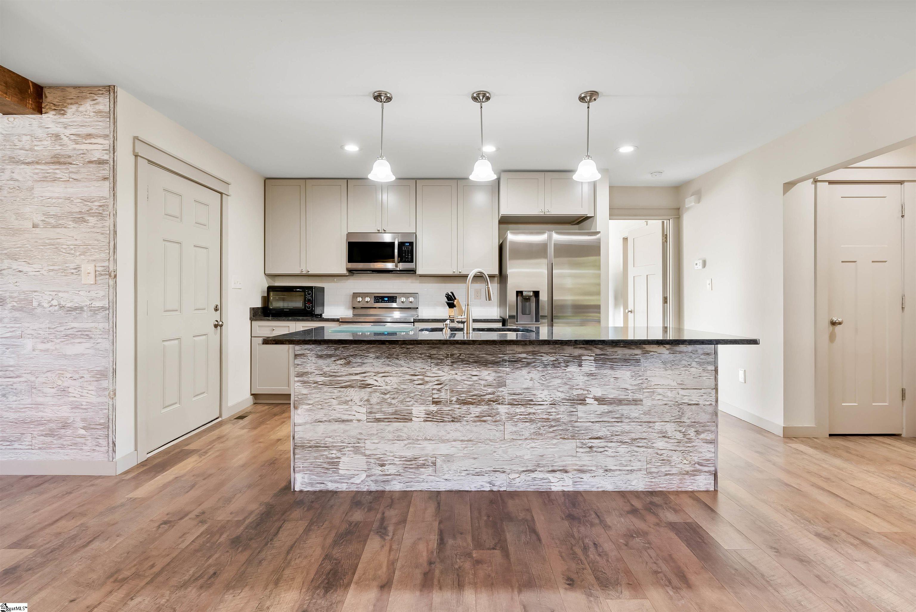 304 Swamp Fox Road Spartanburg, SC 29306 - Photo 10 of 26 Gallery Image 10