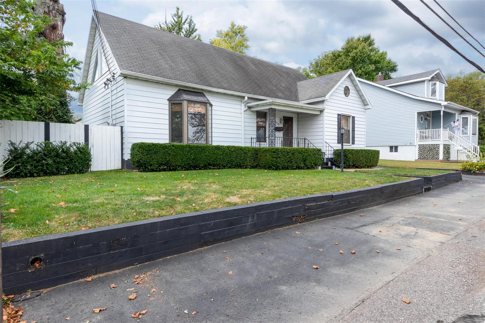5136 Heege Road St. Louis, MO 63123 - Photo 1 of 21 Gallery Image 1