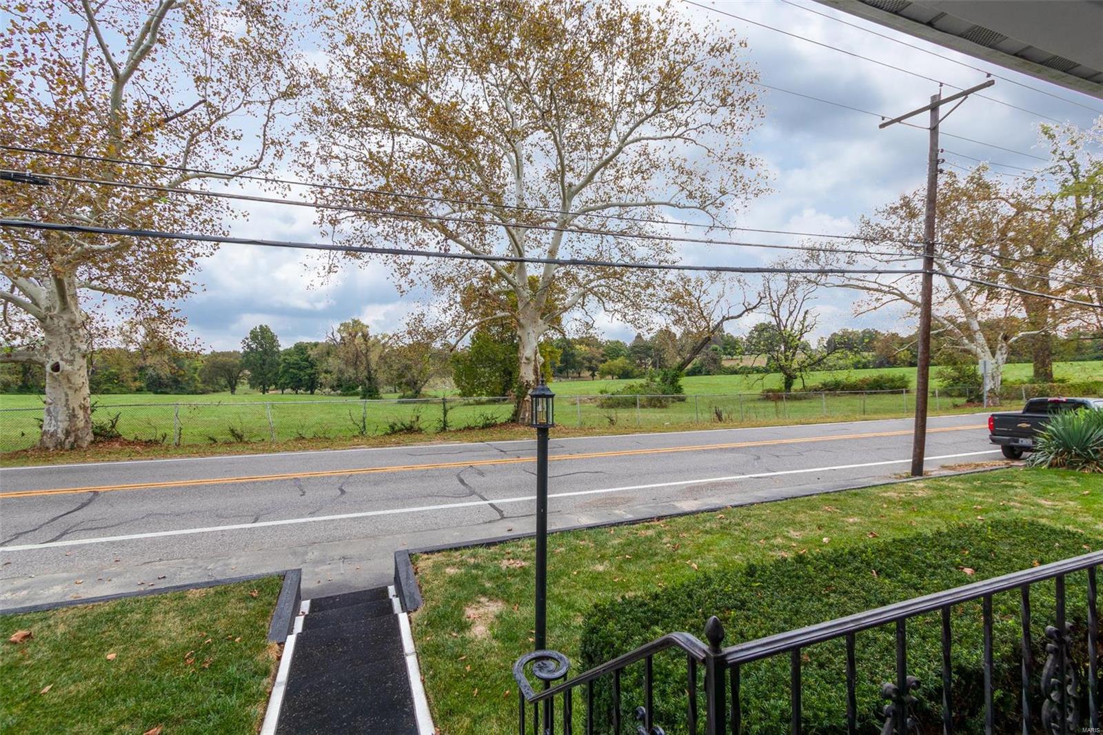 5136 Heege Road St. Louis, MO 63123 - Photo 3 of 21 Gallery Image 3