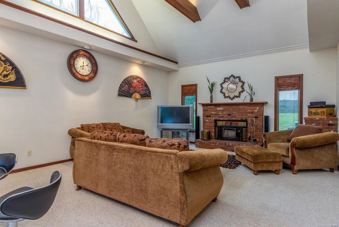 5136 Heege Road St. Louis, MO 63123 - Photo 6 of 21 Gallery Image 6