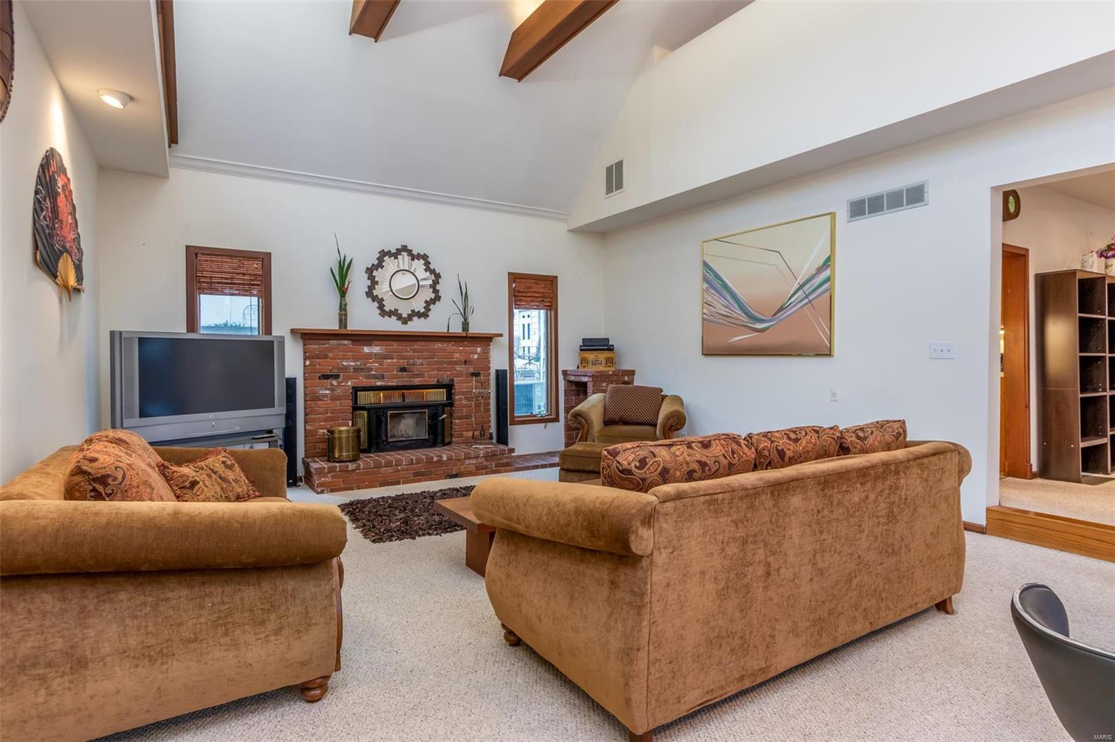 5136 Heege Road St. Louis, MO 63123 - Photo 7 of 21 Gallery Image 7