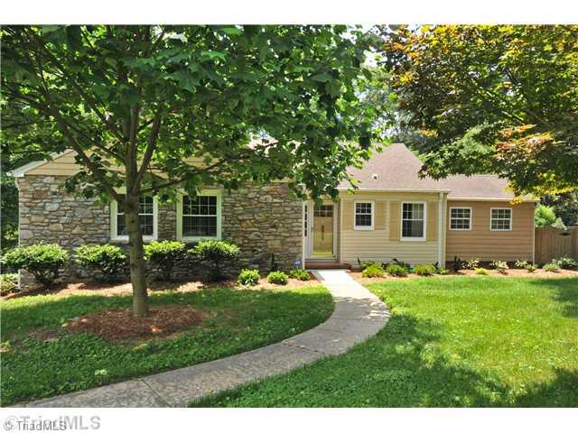 2528 Robinhood Road Winston-Salem, NC 27104 - Photo 1 of 14 Exterior Front.