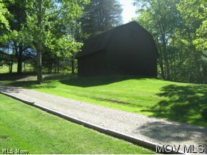 635 Cross Road Belpre, OH 45714 - Photo 12 of 12 Barn