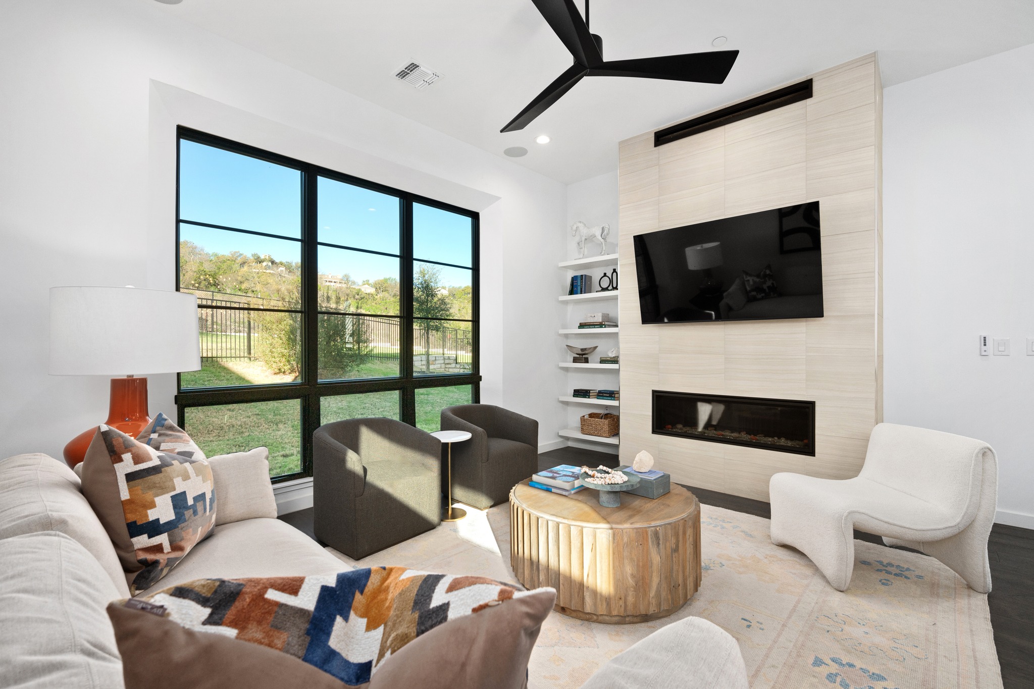 6901 Adeline Way, Unit 23 Austin, TX 78746 - Photo 8 of 30