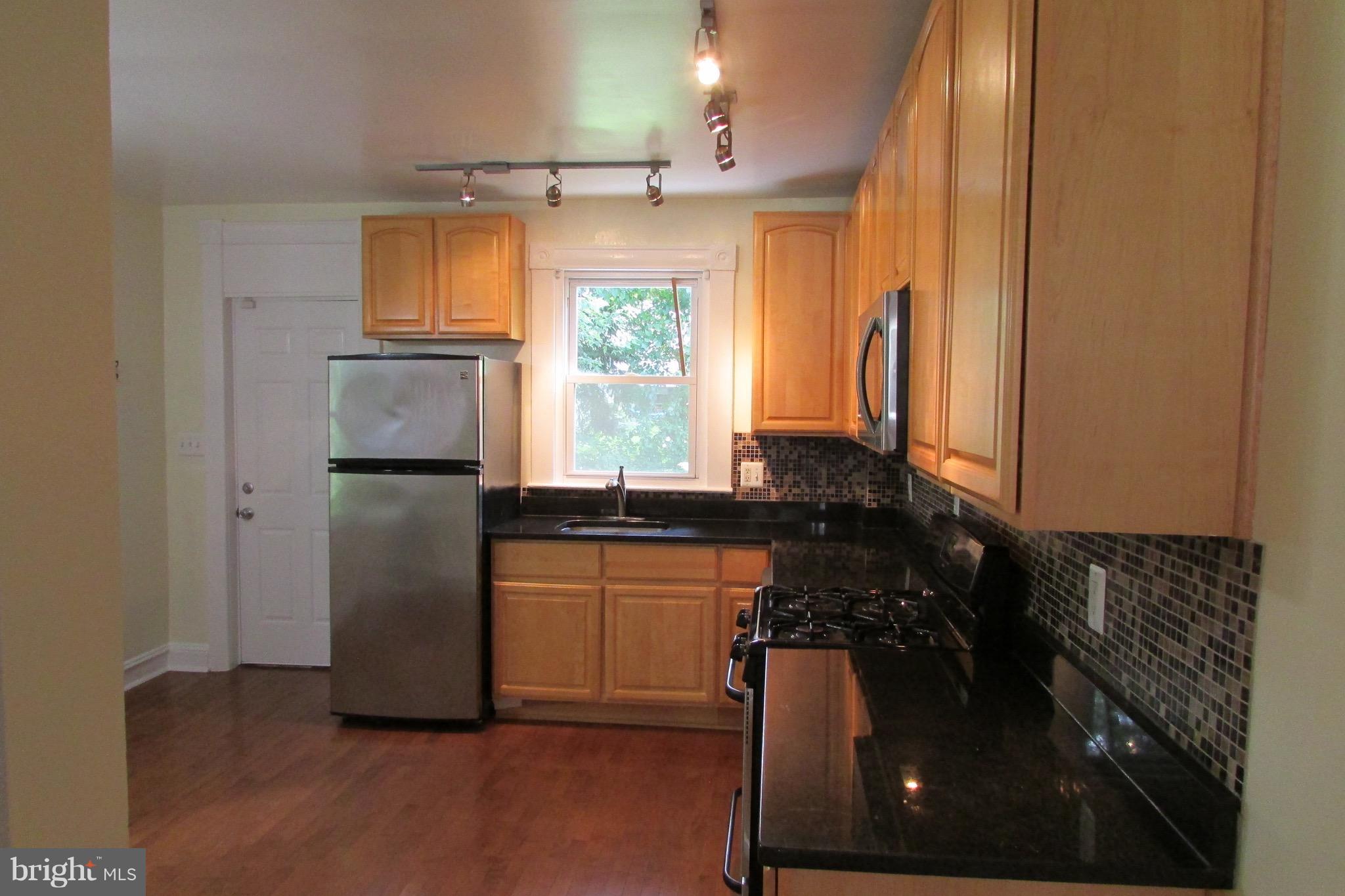 3661 Hineline Road Baltimore, MD 21229 - Photo 2 of 25 Kitchen