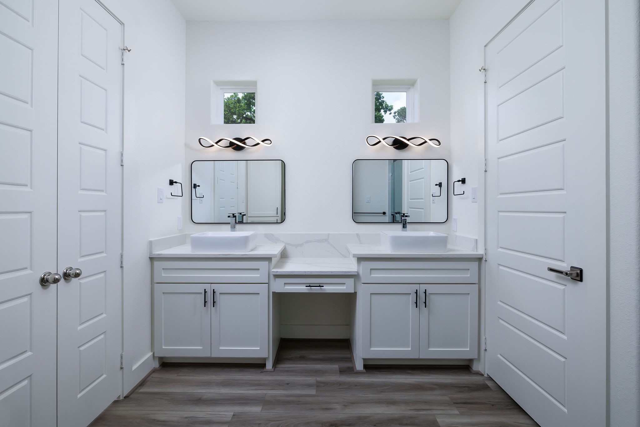 68 Fairway Drive Trinity, TX 75862 - Photo 29 of 48 Primary bath double sinks and cabinets