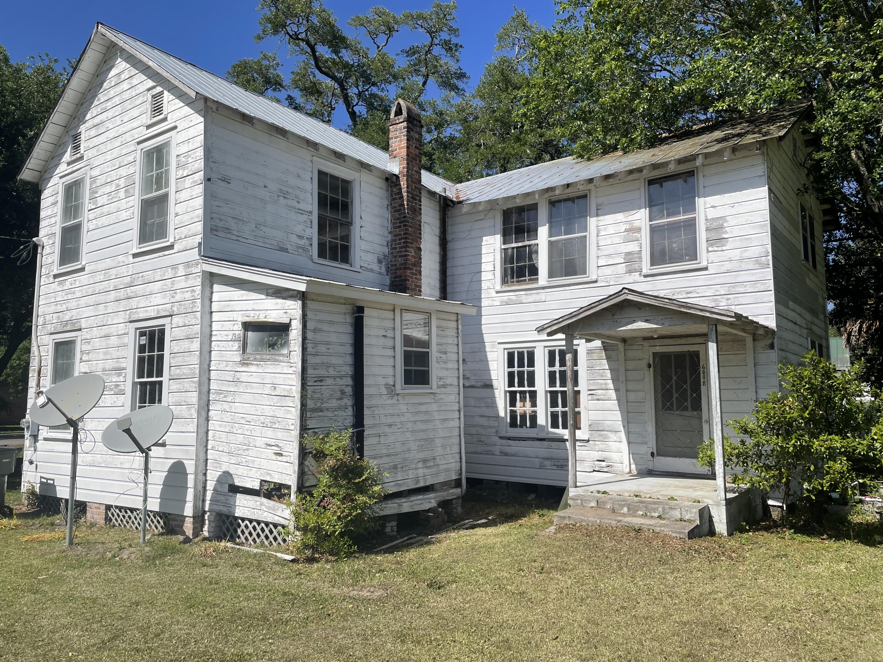 217 Scotia Street McClellanville, SC 29458 - Photo 8 of 14 IMG_1836