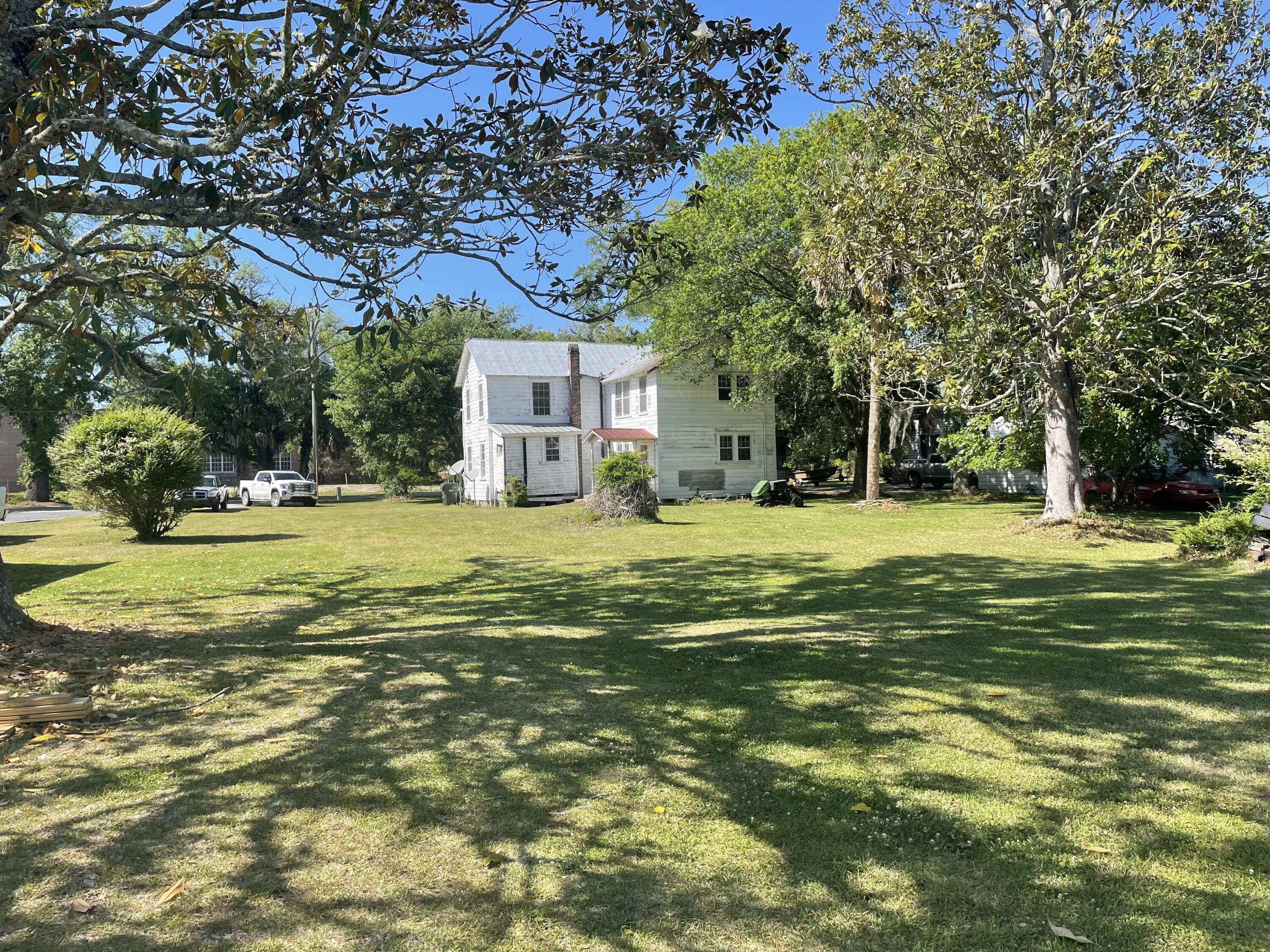217 Scotia Street McClellanville, SC 29458 - Photo 10 of 14 IMG_1837