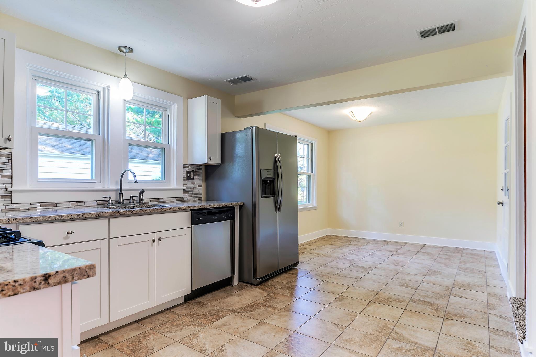 156 George Street Hanover, PA 17331 - Photo 6 of 17 Gallery Image 6