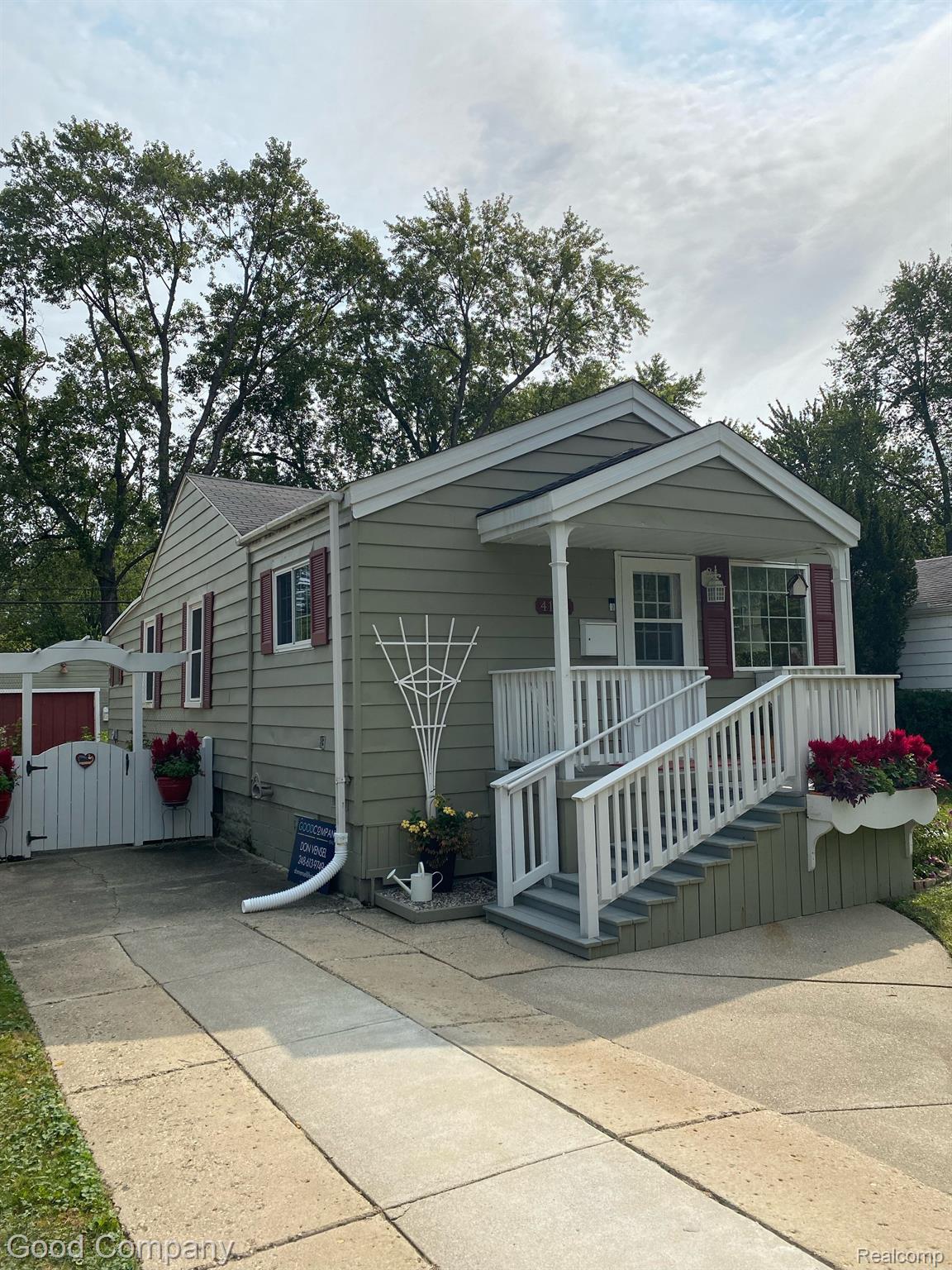 4102 Kent Road Royal Oak, MI 48073 - Photo 2 of 20 Gallery Image 2