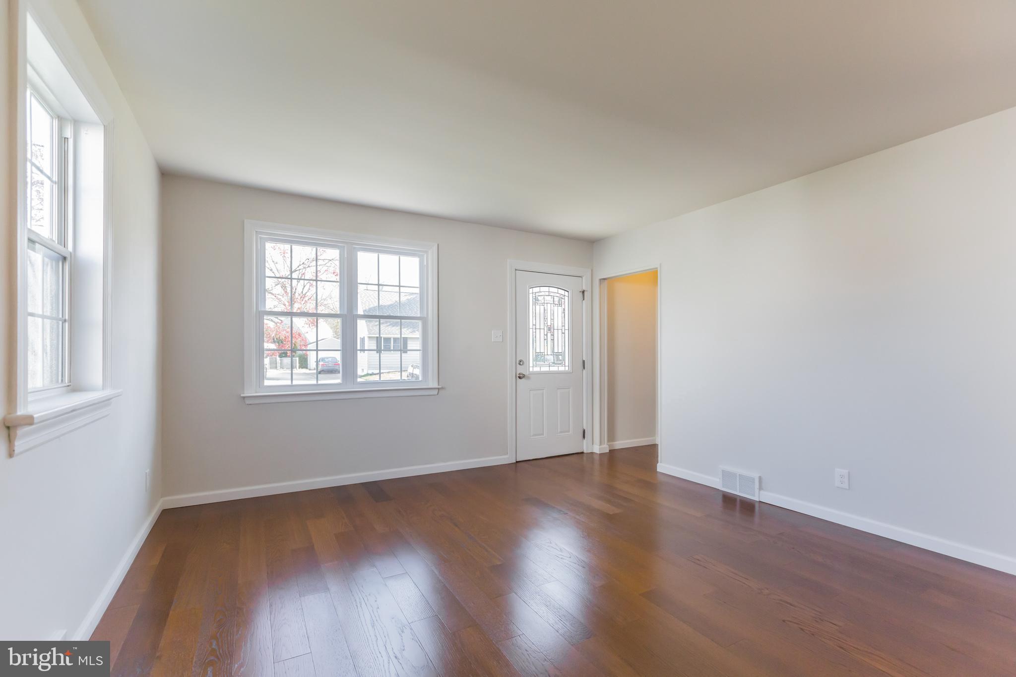 87 Baylor Road Hamilton, NJ 08610 - Photo 5 of 30