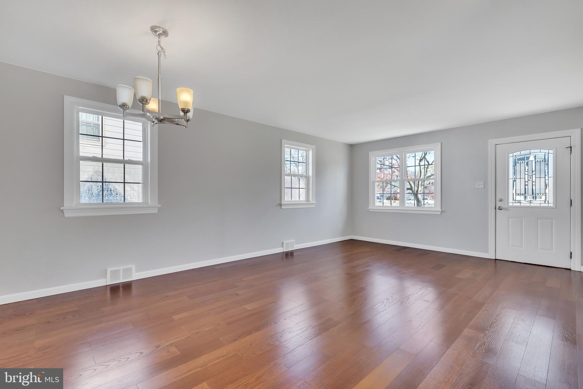 87 Baylor Road Hamilton, NJ 08610 - Photo 6 of 30