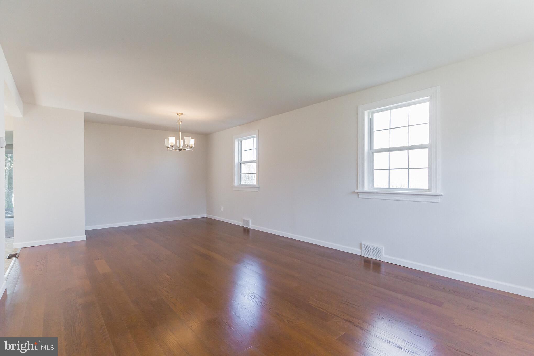 87 Baylor Road Hamilton, NJ 08610 - Photo 7 of 30