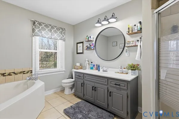 a view of living room washer and dryer