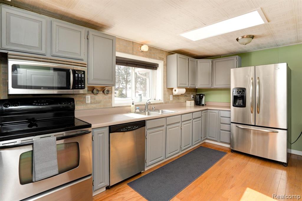 805 Silver Lake Road Linden, MI 48451 - Photo 2 of 17