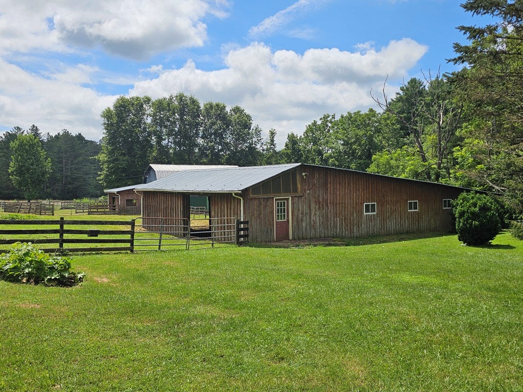 133 Soapstone Road Galax, VA 24333 - Photo 40 of 49 Gallery Image 40
