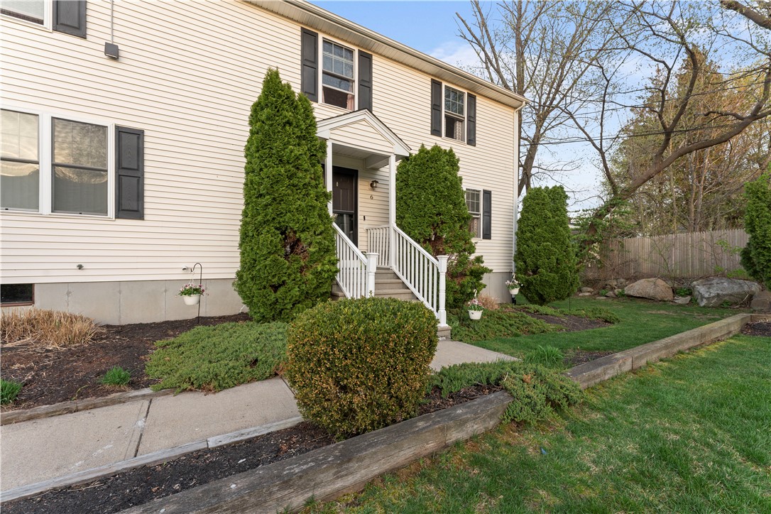 6 Legris Commons Lane, Unit 5 West Warwick, RI 02893 - Photo 2 of 38