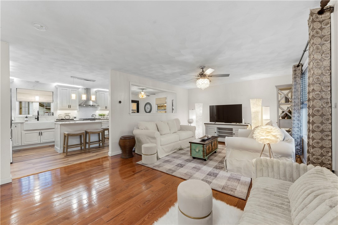 6 Legris Commons Lane, Unit 5 West Warwick, RI 02893 - Photo 3 of 38