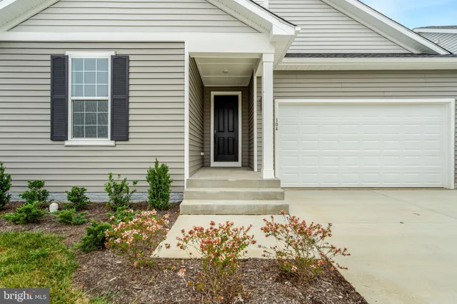$464,999 | 104 Midsummer Lane, Middletown, VA 22645