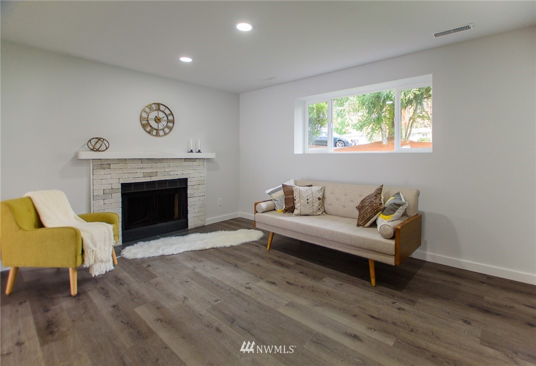 913 Field Avenue Northeast Renton, WA 98059 - Photo 22 of 34