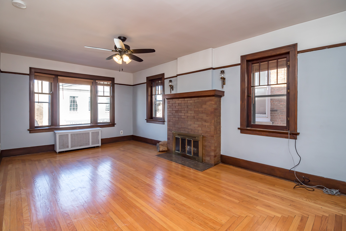 71 North Williams Street Crystal Lake, IL 60014 - Photo 12 of 41