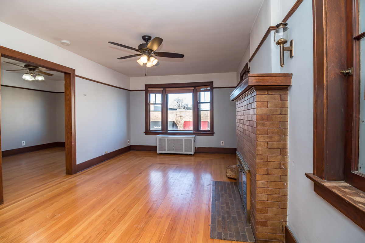 71 North Williams Street Crystal Lake, IL 60014 - Photo 14 of 41