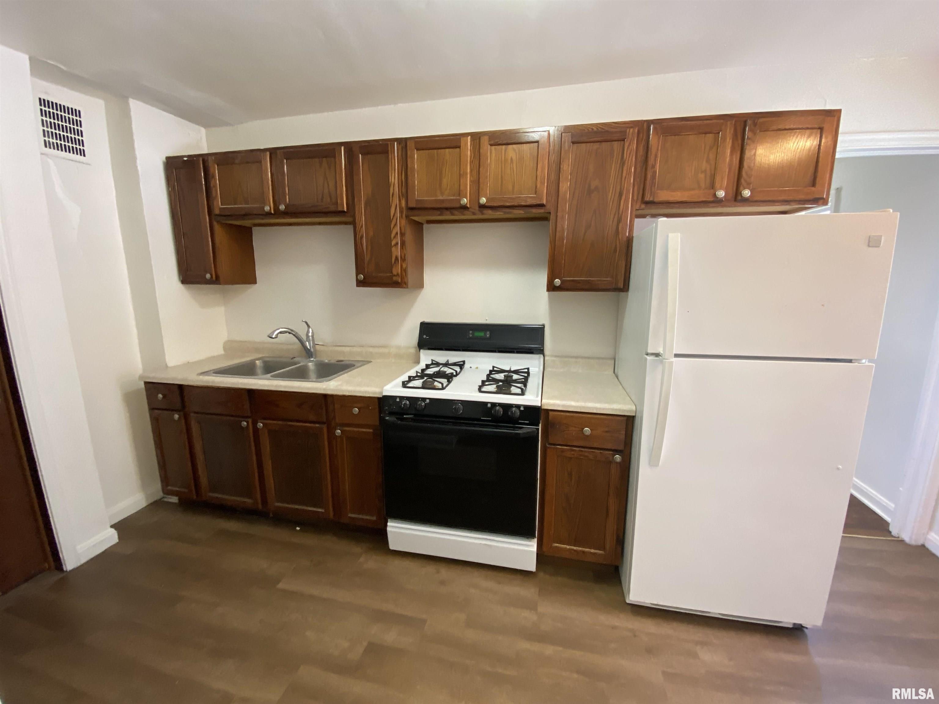 2109 East Adams Street Springfield, IL 62703 - Photo 3 of 6