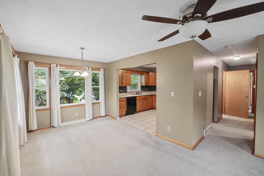 4375 East Du Frain Avenue Decatur, IL 62526 - Photo 5 of 31 Gallery Image 5