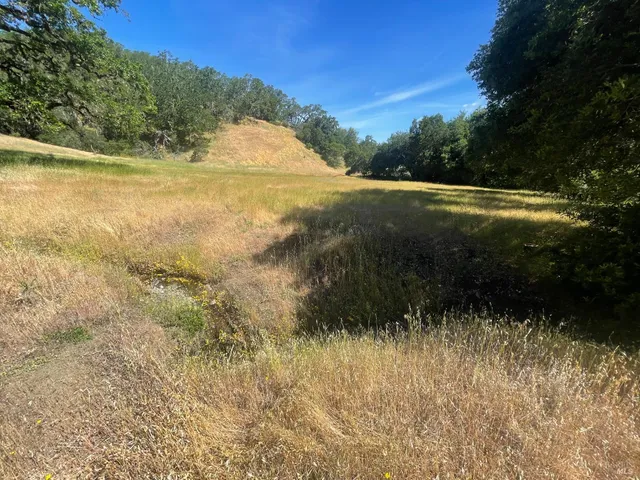 $299,000 | 28365 Redwood Highway, Cloverdale, CA 95425