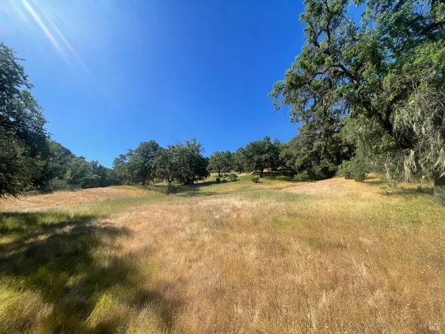 $299,000 | 28365 Redwood Highway, Cloverdale, CA 95425