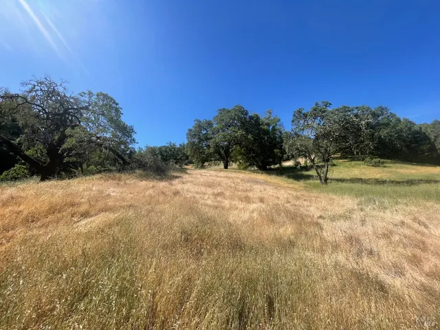 $299,000 | 28365 Redwood Highway, Cloverdale, CA 95425