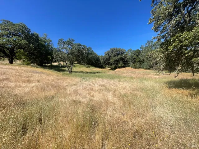 $299,000 | 28365 Redwood Highway, Cloverdale, CA 95425