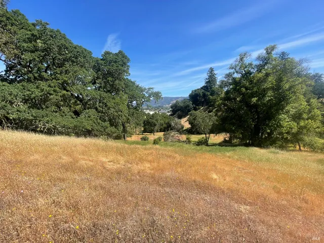 $299,000 | 28365 Redwood Highway, Cloverdale, CA 95425