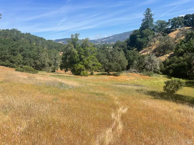 $299,000 | 28365 Redwood Highway, Cloverdale, CA 95425