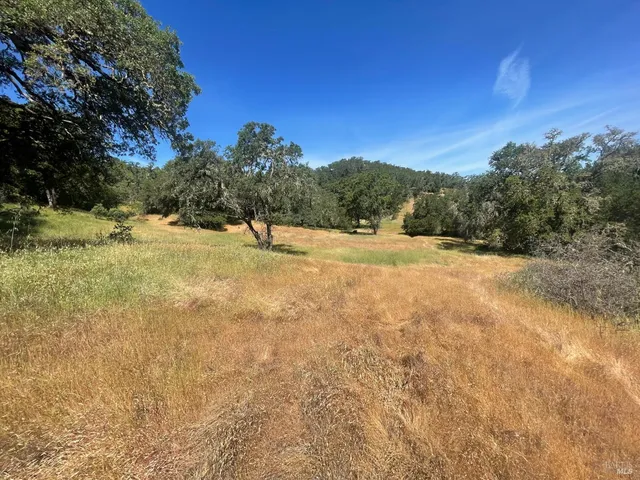 $299,000 | 28365 Redwood Highway, Cloverdale, CA 95425