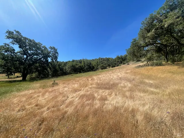 $299,000 | 28365 Redwood Highway, Cloverdale, CA 95425