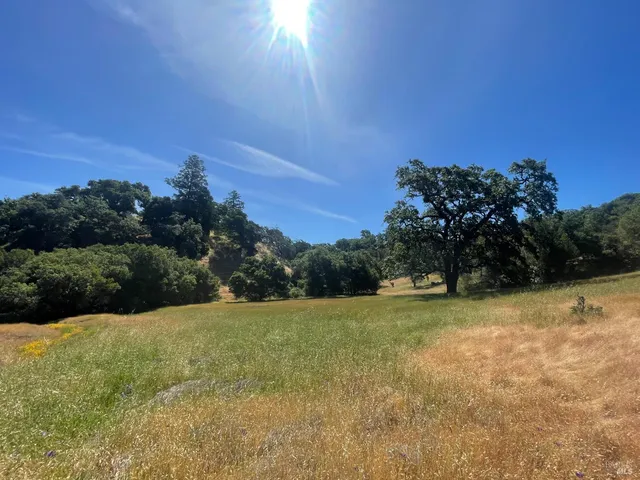 $299,000 | 28365 Redwood Highway, Cloverdale, CA 95425