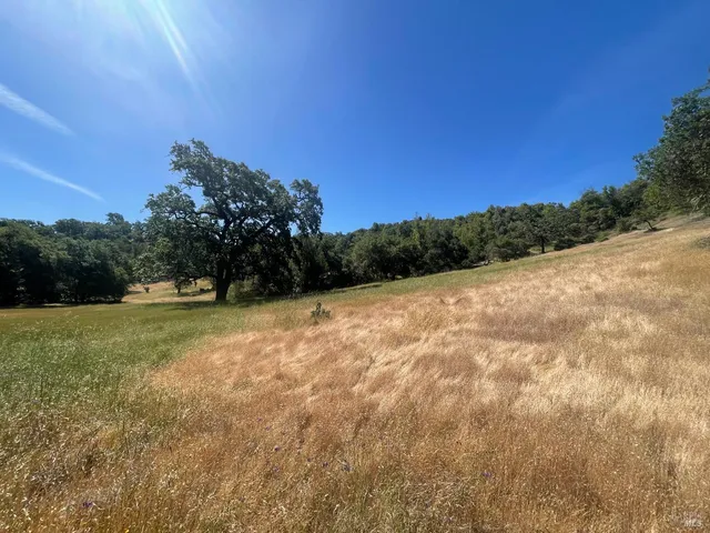 $299,000 | 28365 Redwood Highway, Cloverdale, CA 95425