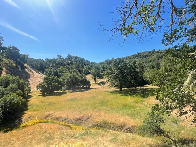 $299,000 | 28365 Redwood Highway, Cloverdale, CA 95425