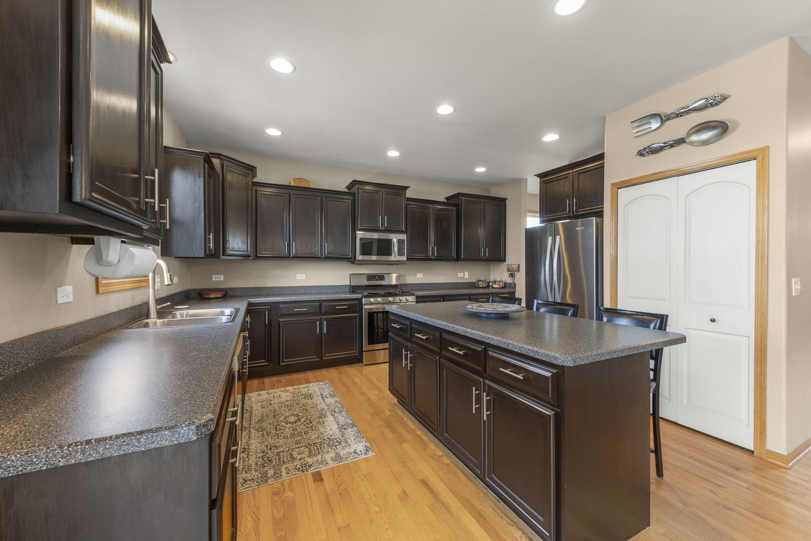 15500 Ridgefield Drive Manhattan, IL 60442 - Photo 8 of 40 Gallery Image 8