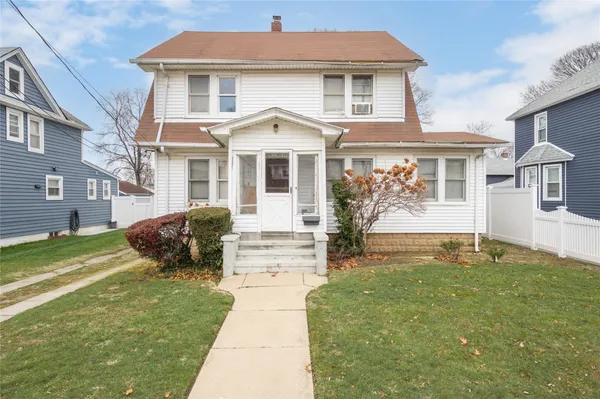 $629,000 | 67 East Dean Street, Freeport, NY 11520