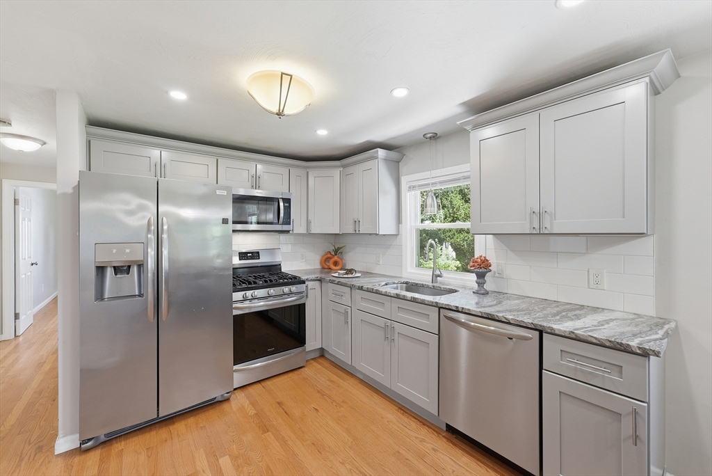109 Bretton Road Springfield, MA 01119 - Photo 7 of 42