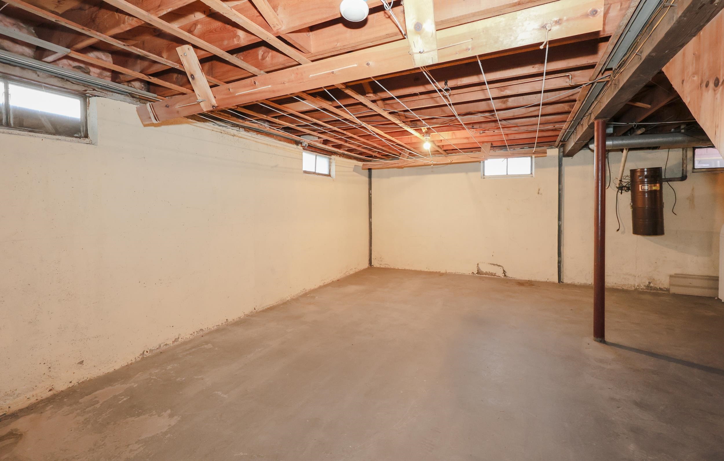 58 Alsace Street Manchester, NH 03102 - Photo 28 of 44