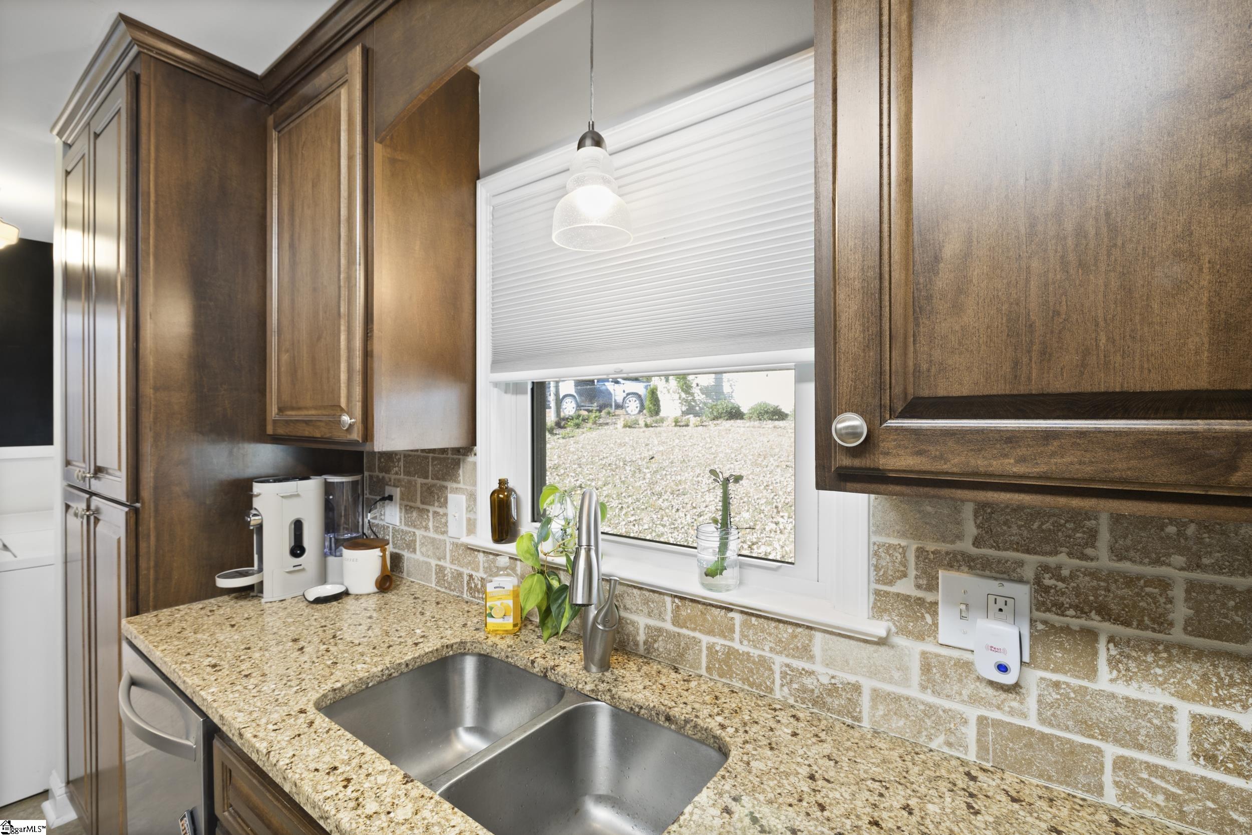 301 Hembree Road Anderson, SC 29625 - Photo 5 of 24