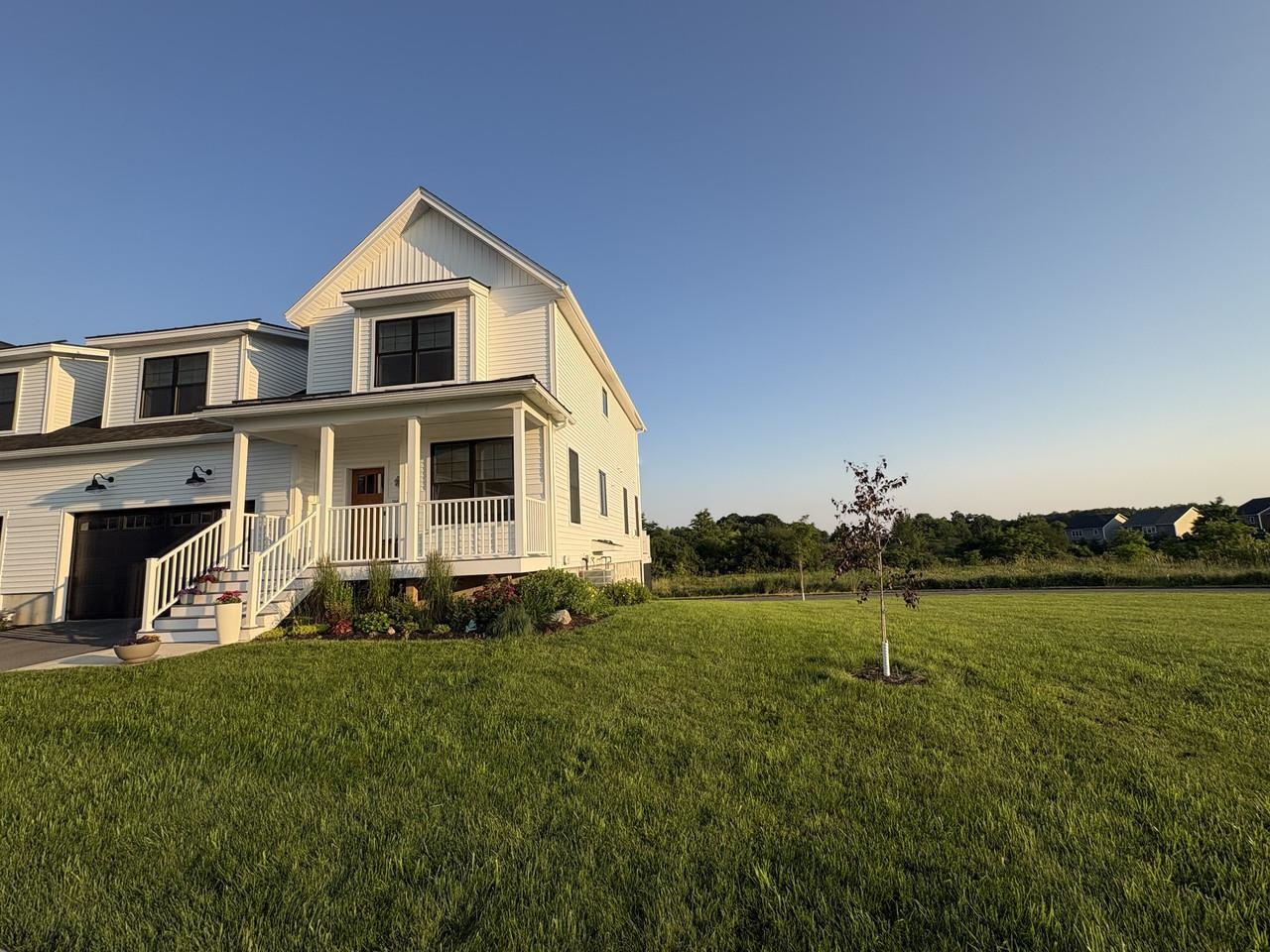 96 Aurora Road South Burlington, VT 05403 - Photo 1 of 40