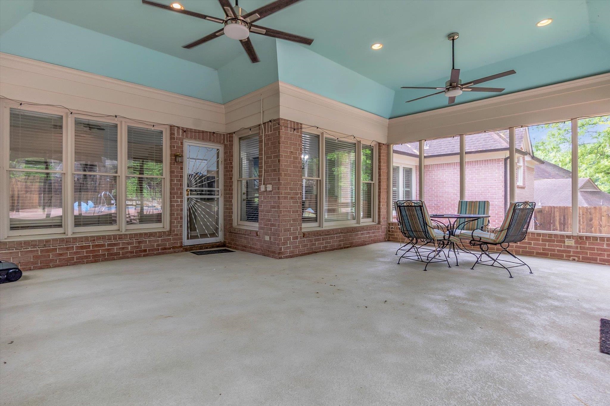 8786 Stablemill Lane Memphis, TN 38016 - Photo 37 of 40 a view of a livingroom with furniture and floor to ceiling window