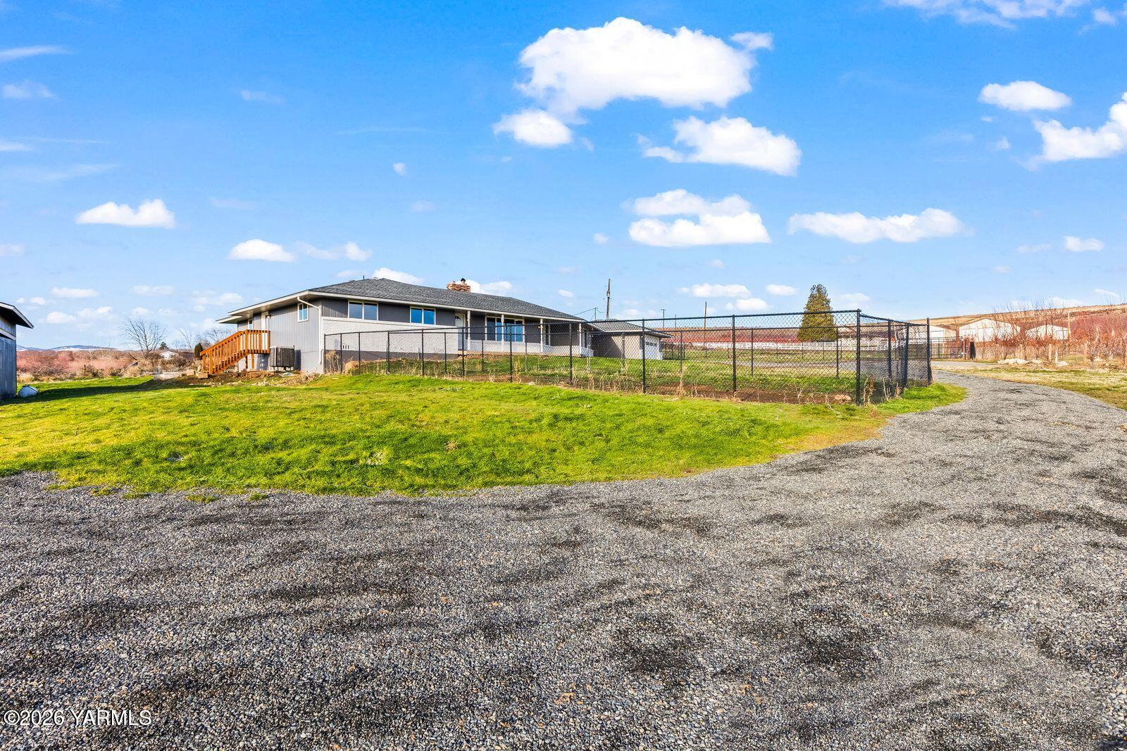 2030 Sunset Way Cowiche, WA 98923 - Photo 4 of 57 a view of a house with a yard