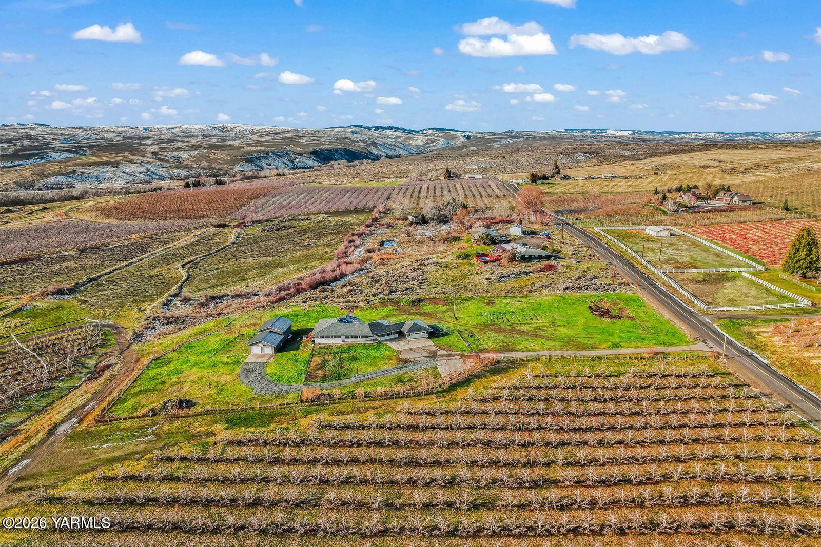 2030 Sunset Way Cowiche, WA 98923 - Photo 47 of 57 a view of an ocean view