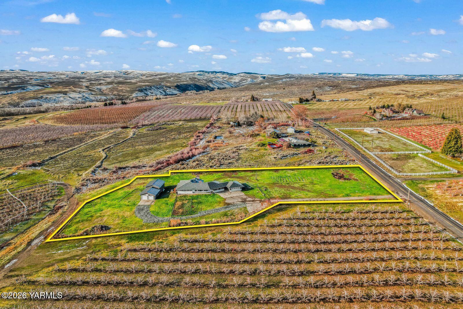 2030 Sunset Way Cowiche, WA 98923 - Photo 48 of 57 a view of an ocean